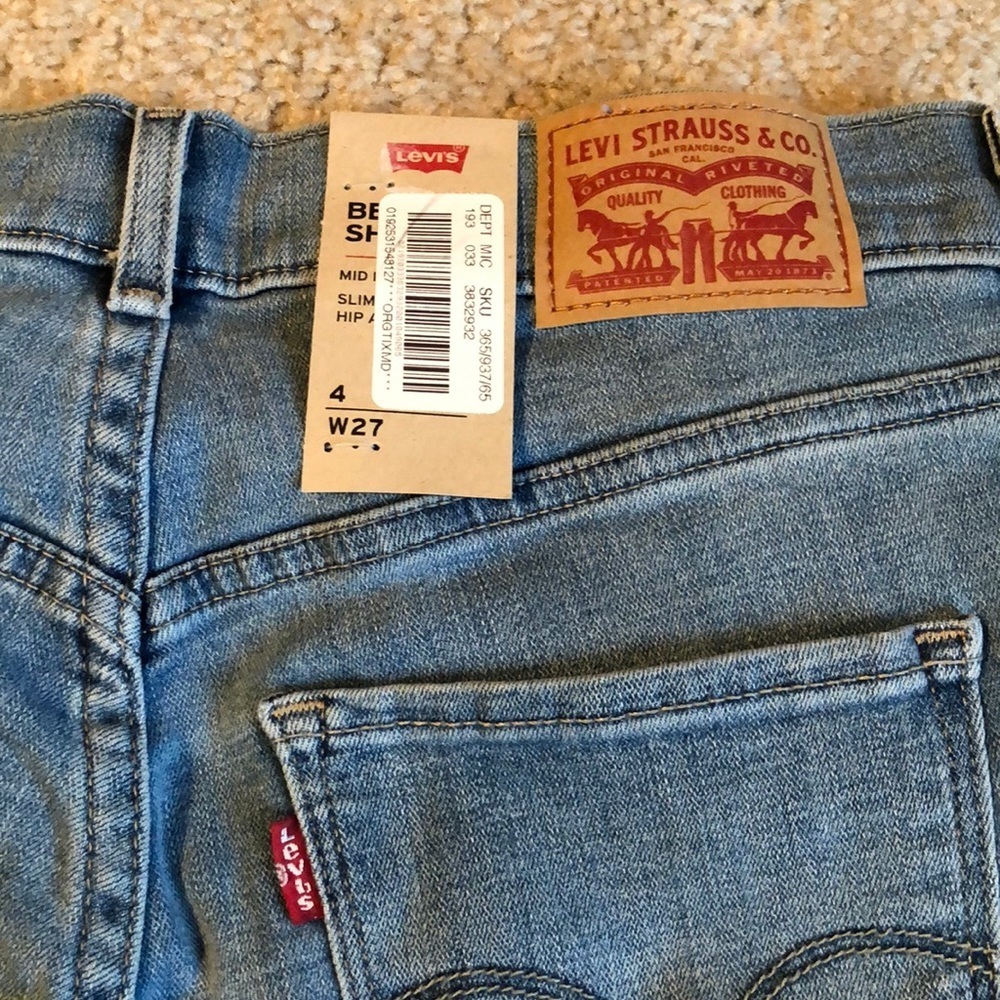 Levi’s Women’s Bermuda denim blue jean Shorts light wash size 4 - Picture 6 of 7